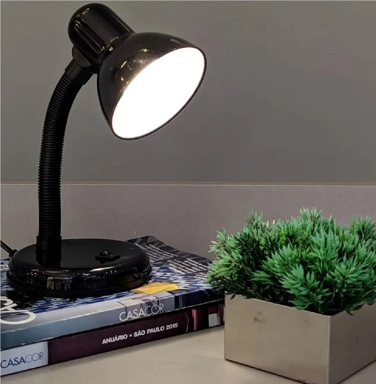 Luminaria Mesa Viking Preta Bivolt Lm408 Luminatti